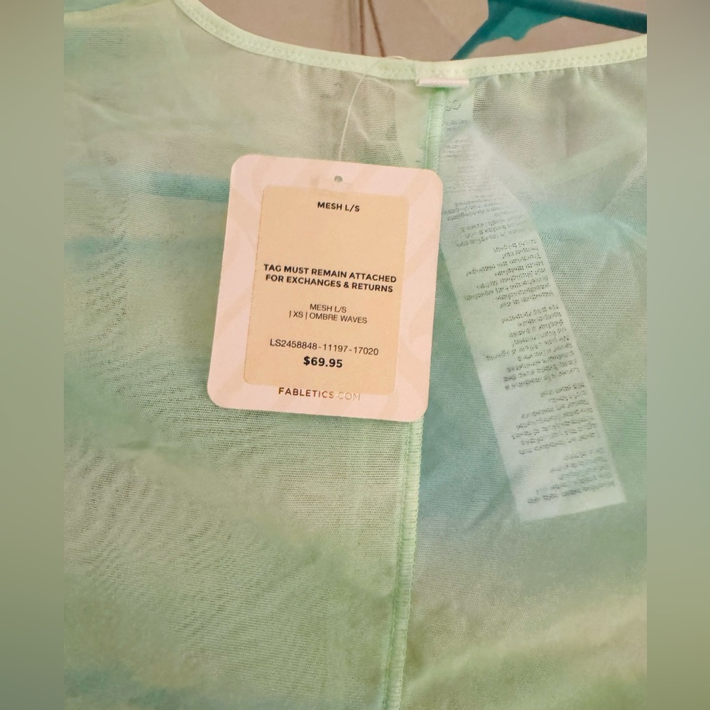Fabletics mesh shirt, size XS, ombré waves, long sleeves, cropped - Picture 3 of 3